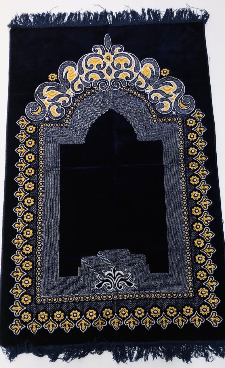 Big standard patterned flowery prayer rug