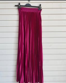 Pleated skirt